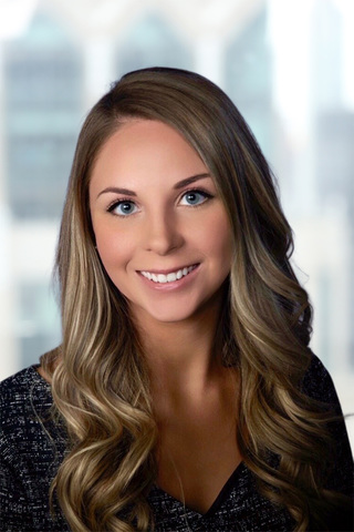 Elizabeth Mulhern Headshot